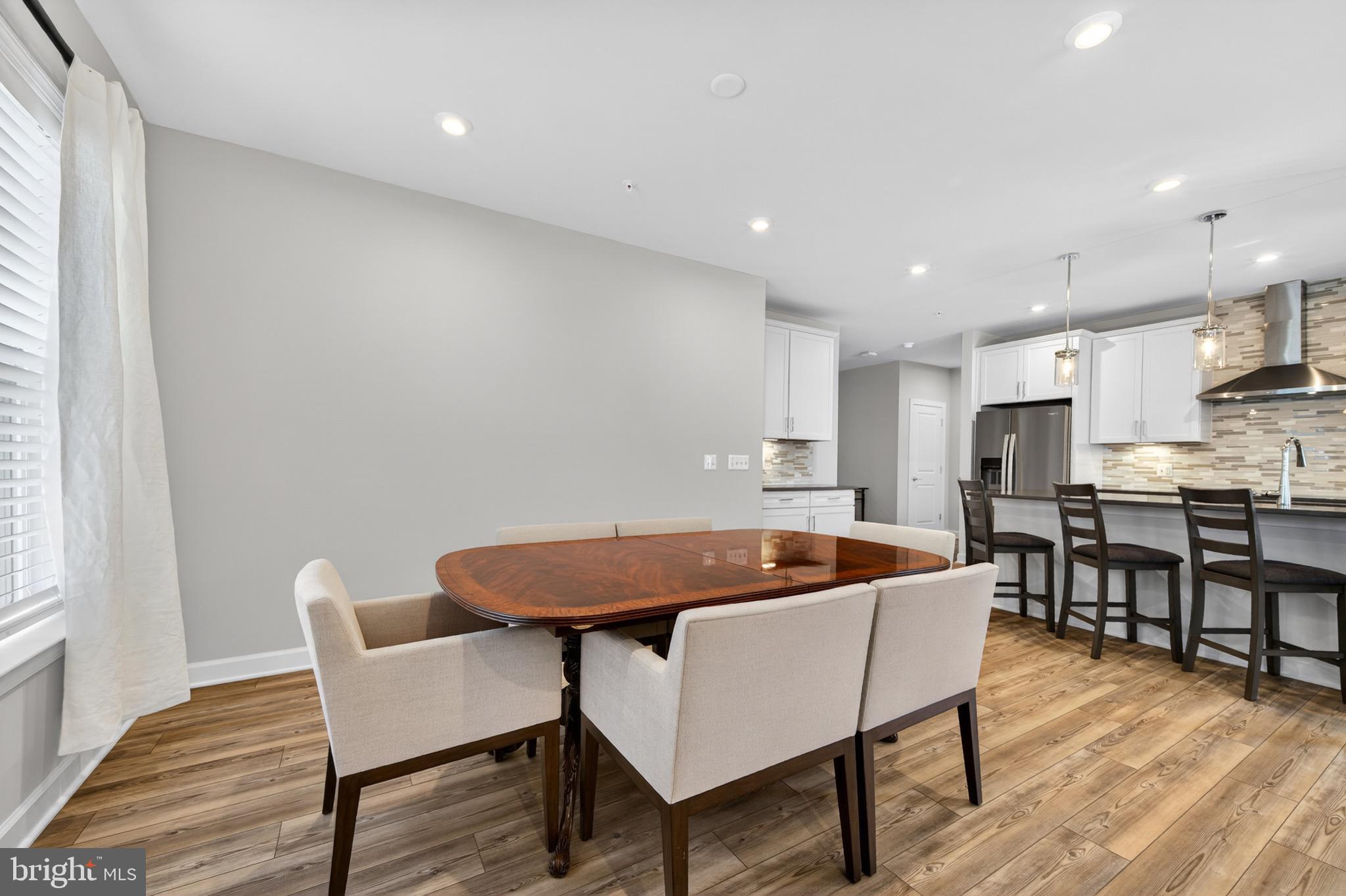 MONTEBELLO - Residential
