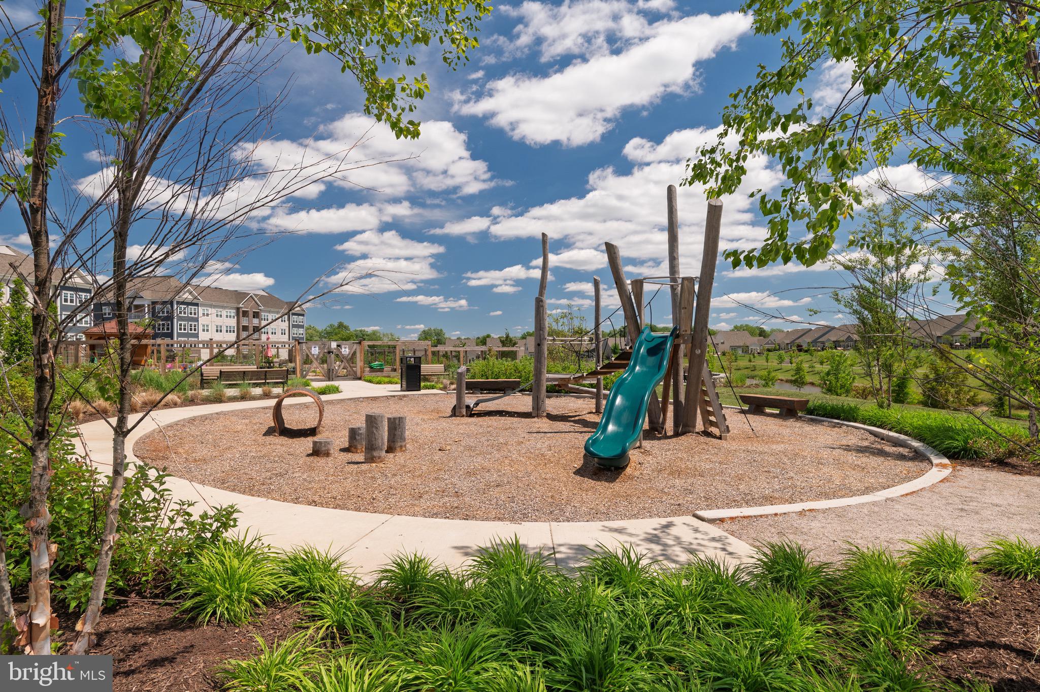 MONTEBELLO - Residential