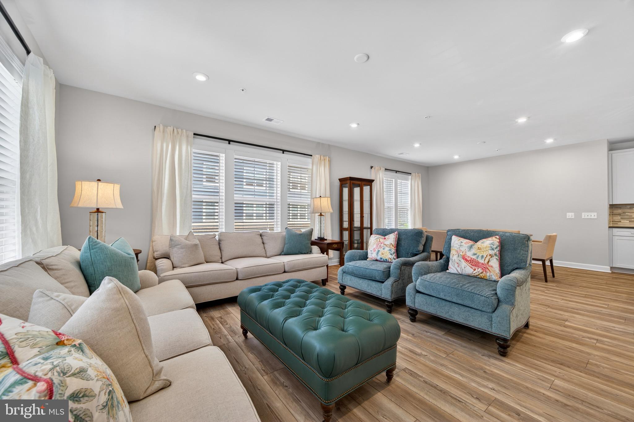 MONTEBELLO - Residential