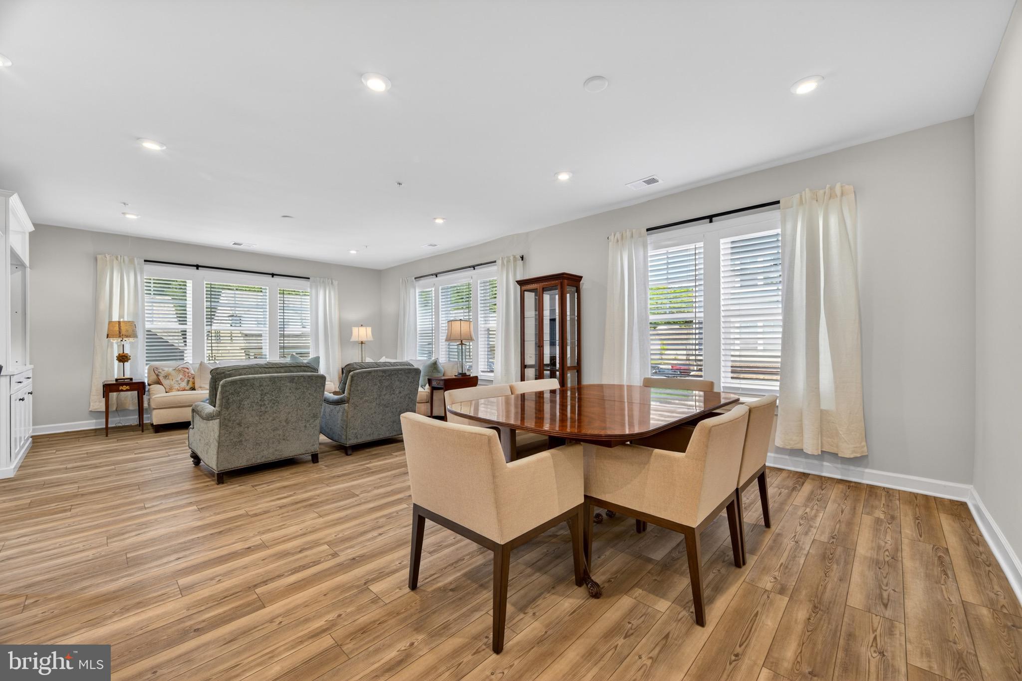 MONTEBELLO - Residential