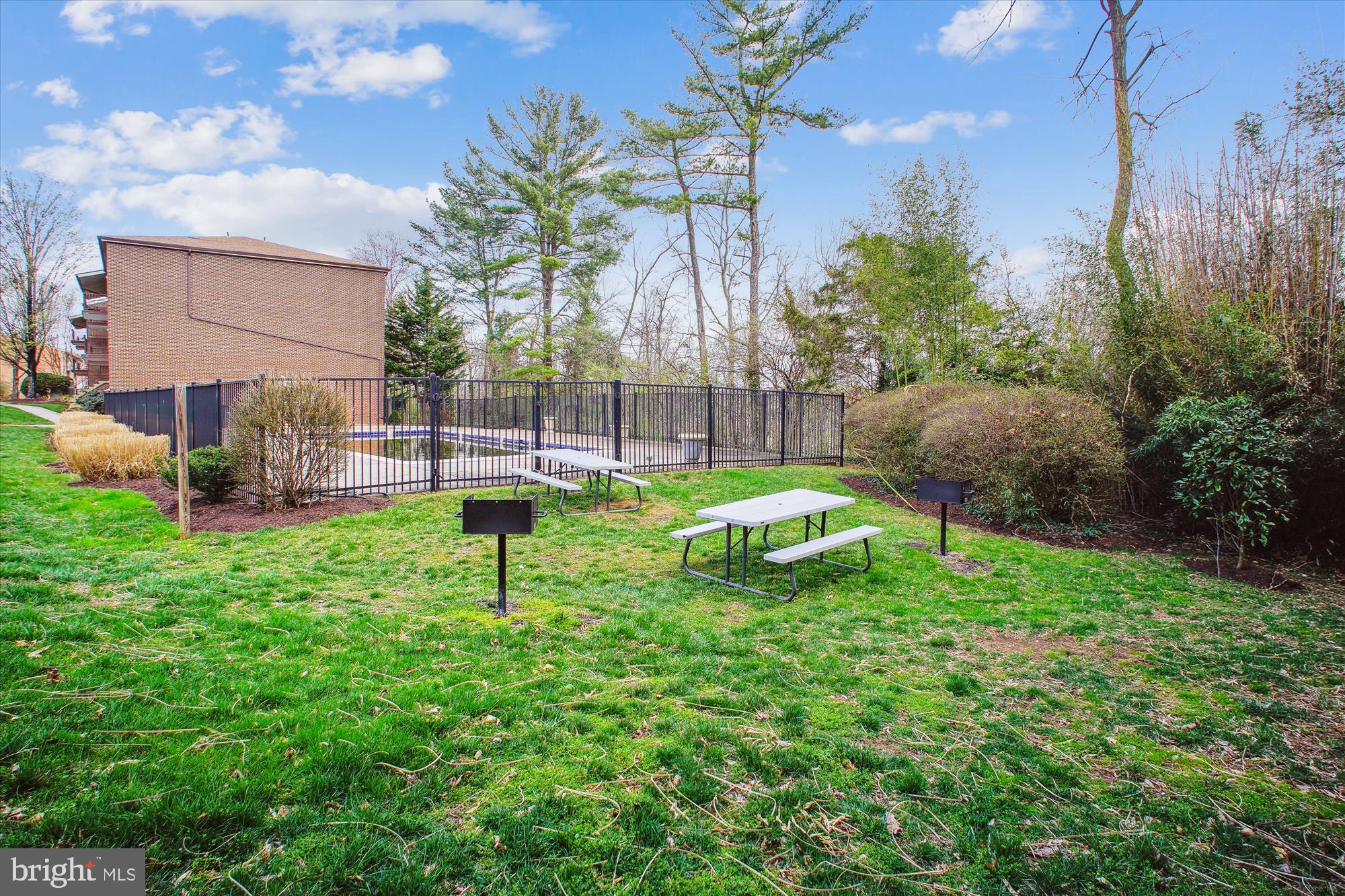 EDSALL TERRACE - Residential