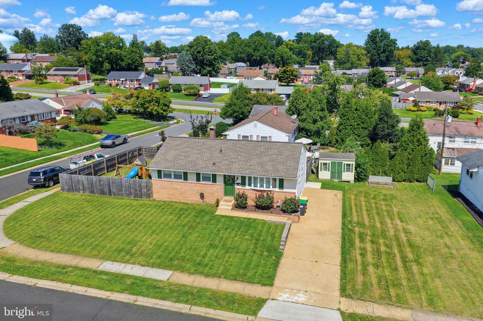 2306 ALISTER DRIVE