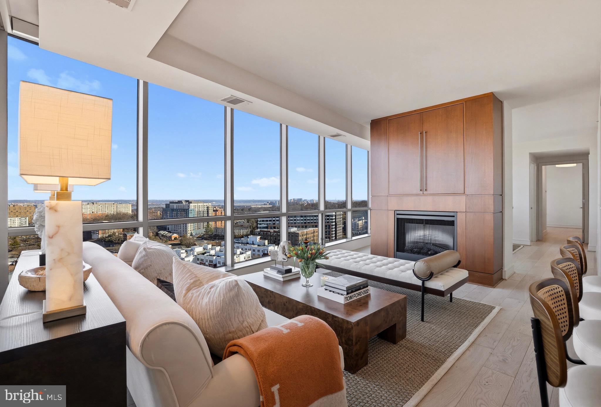 2001 15TH STREET N 1204