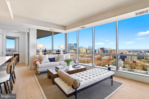 Photo of 2001 15th Street N #1204, ARLINGTON, VA 22201 (MLS # VAAR2070888)