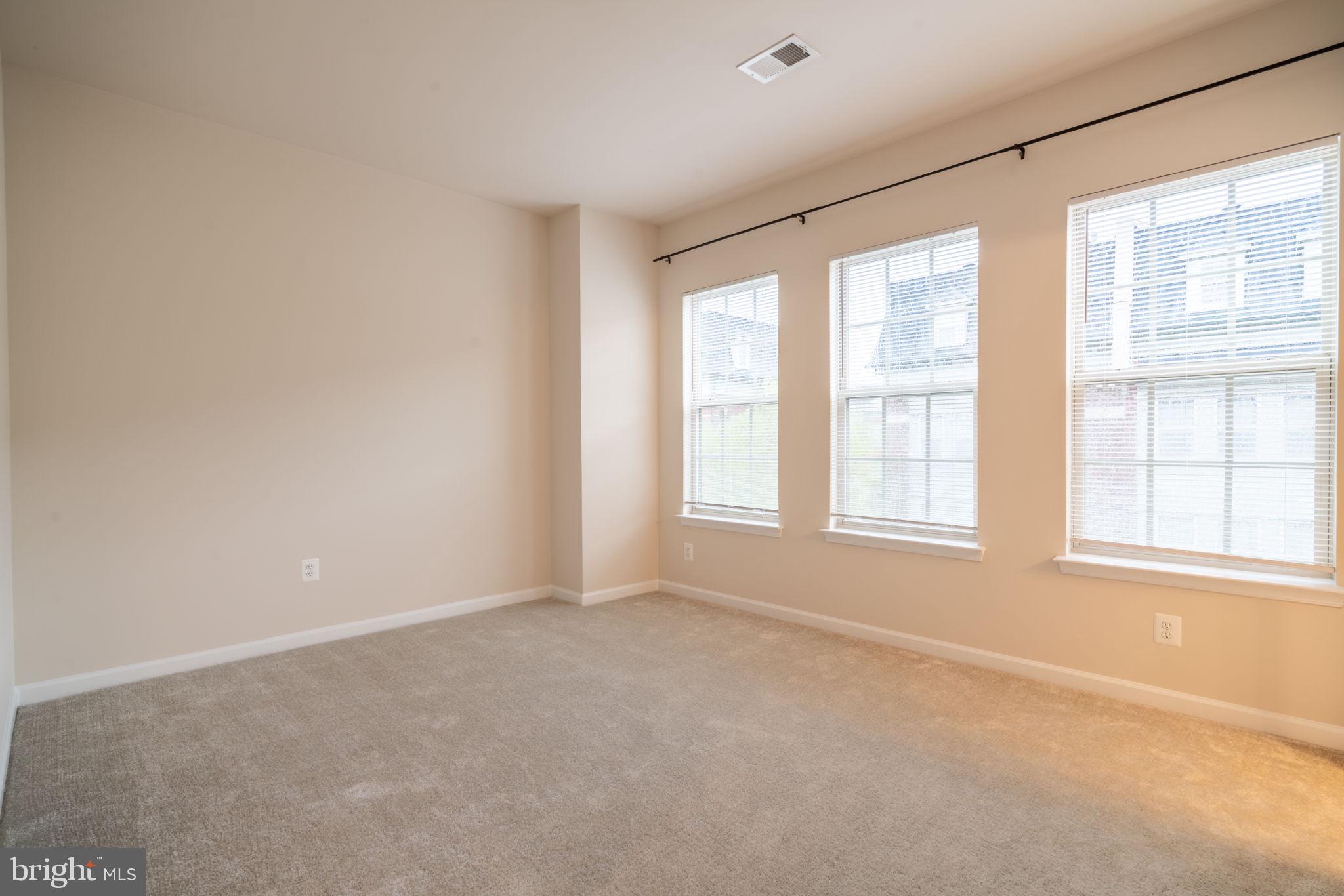 POTOMAC OVERLOOK AT NATIONAL HARBOR - Residential Lease