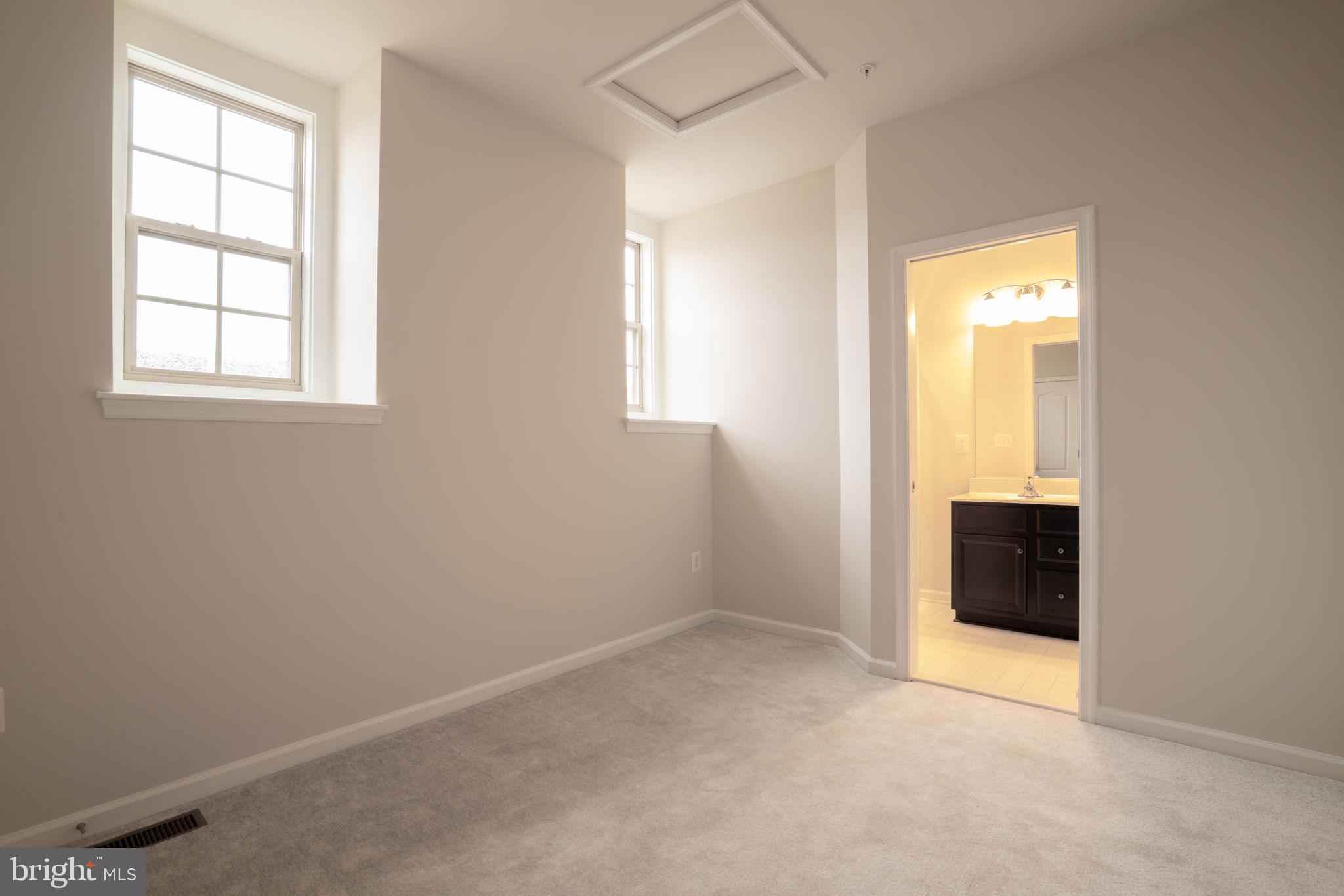 POTOMAC OVERLOOK AT NATIONAL HARBOR - Residential Lease