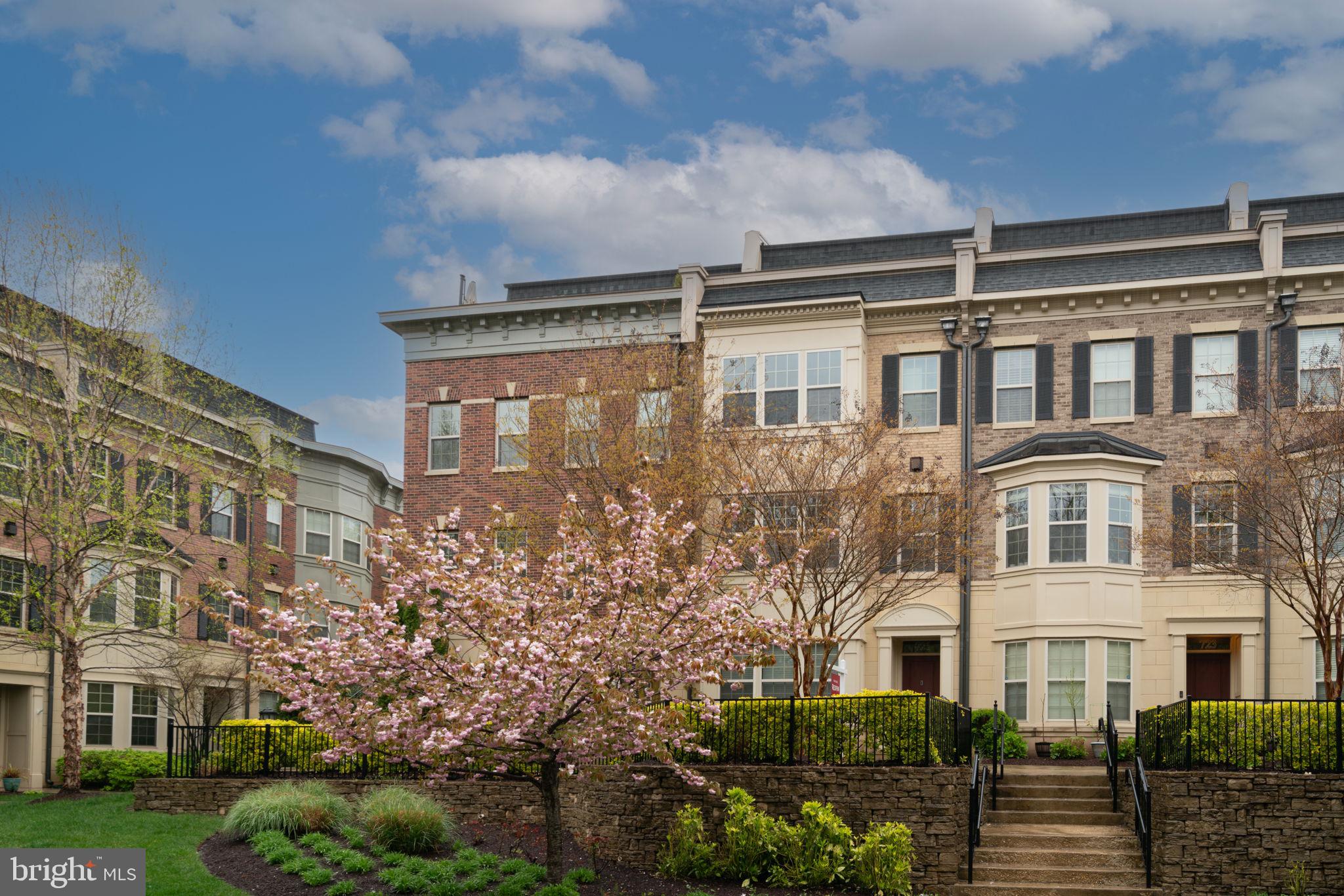 POTOMAC OVERLOOK AT NATIONAL HARBOR - Residential Lease