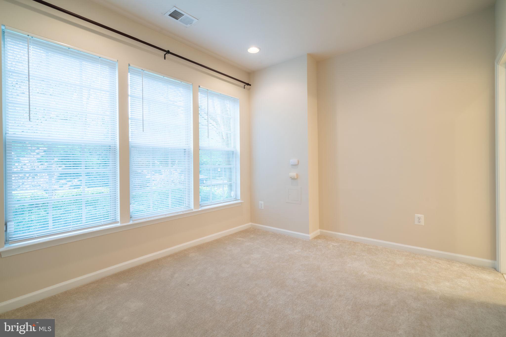 POTOMAC OVERLOOK AT NATIONAL HARBOR - Residential Lease