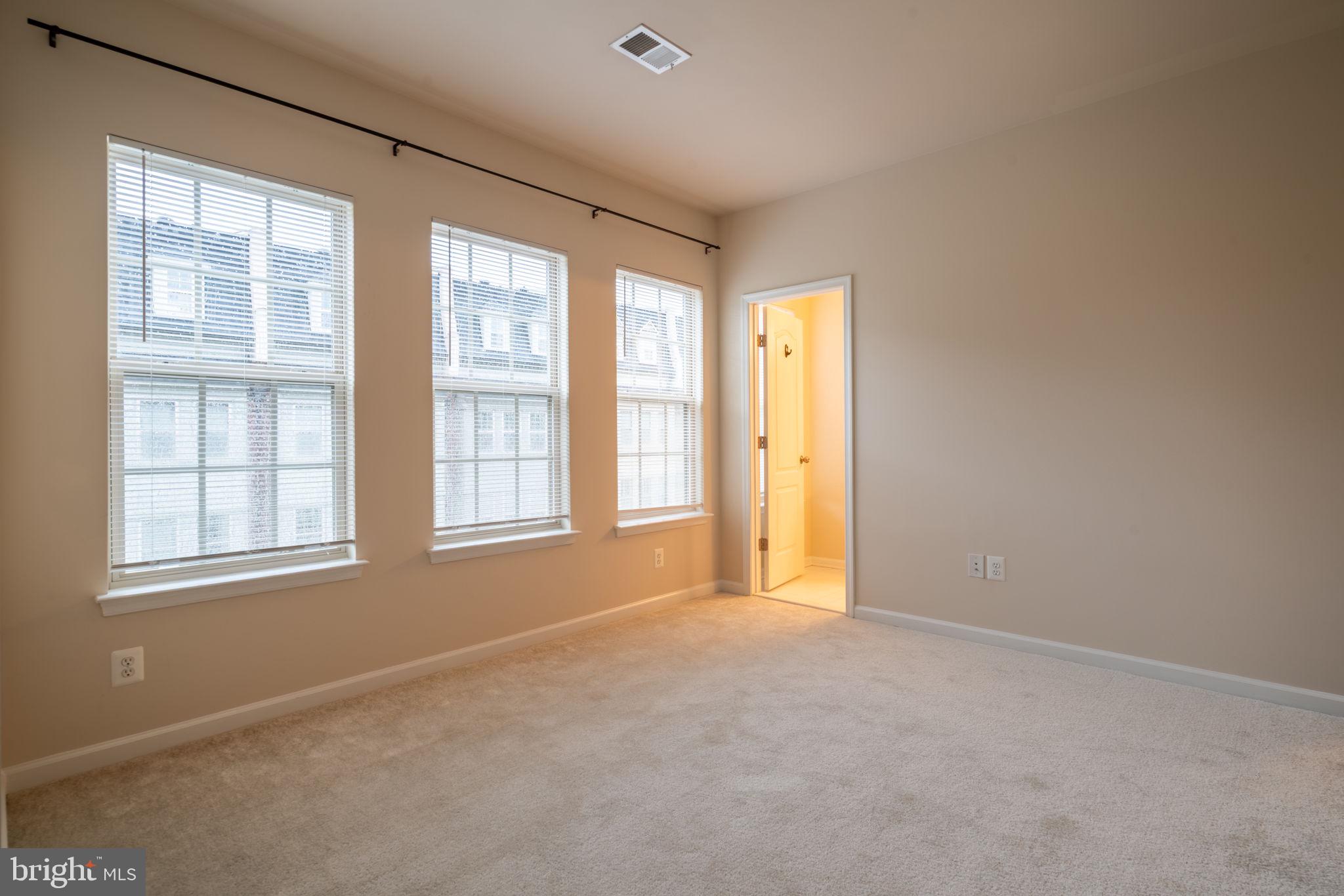 POTOMAC OVERLOOK AT NATIONAL HARBOR - Residential Lease