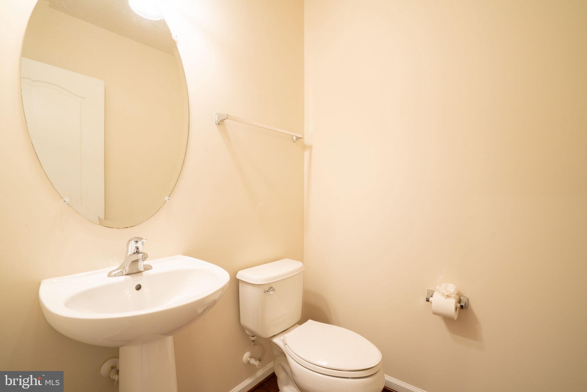 POTOMAC OVERLOOK AT NATIONAL HARBOR - Residential Lease