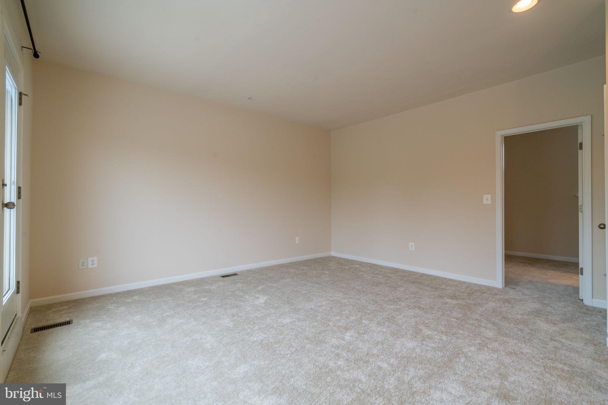 POTOMAC OVERLOOK AT NATIONAL HARBOR - Residential Lease