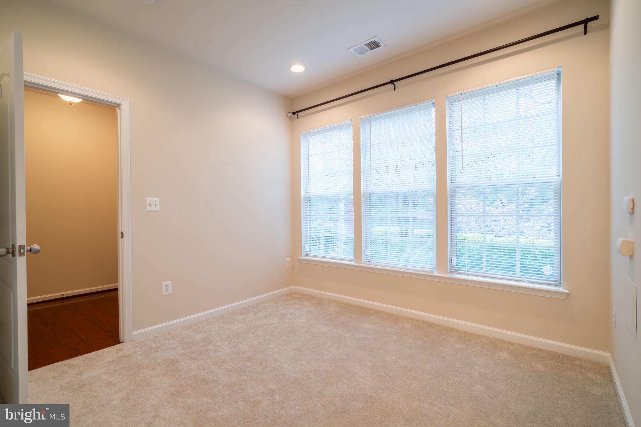 POTOMAC OVERLOOK AT NATIONAL HARBOR - Residential Lease