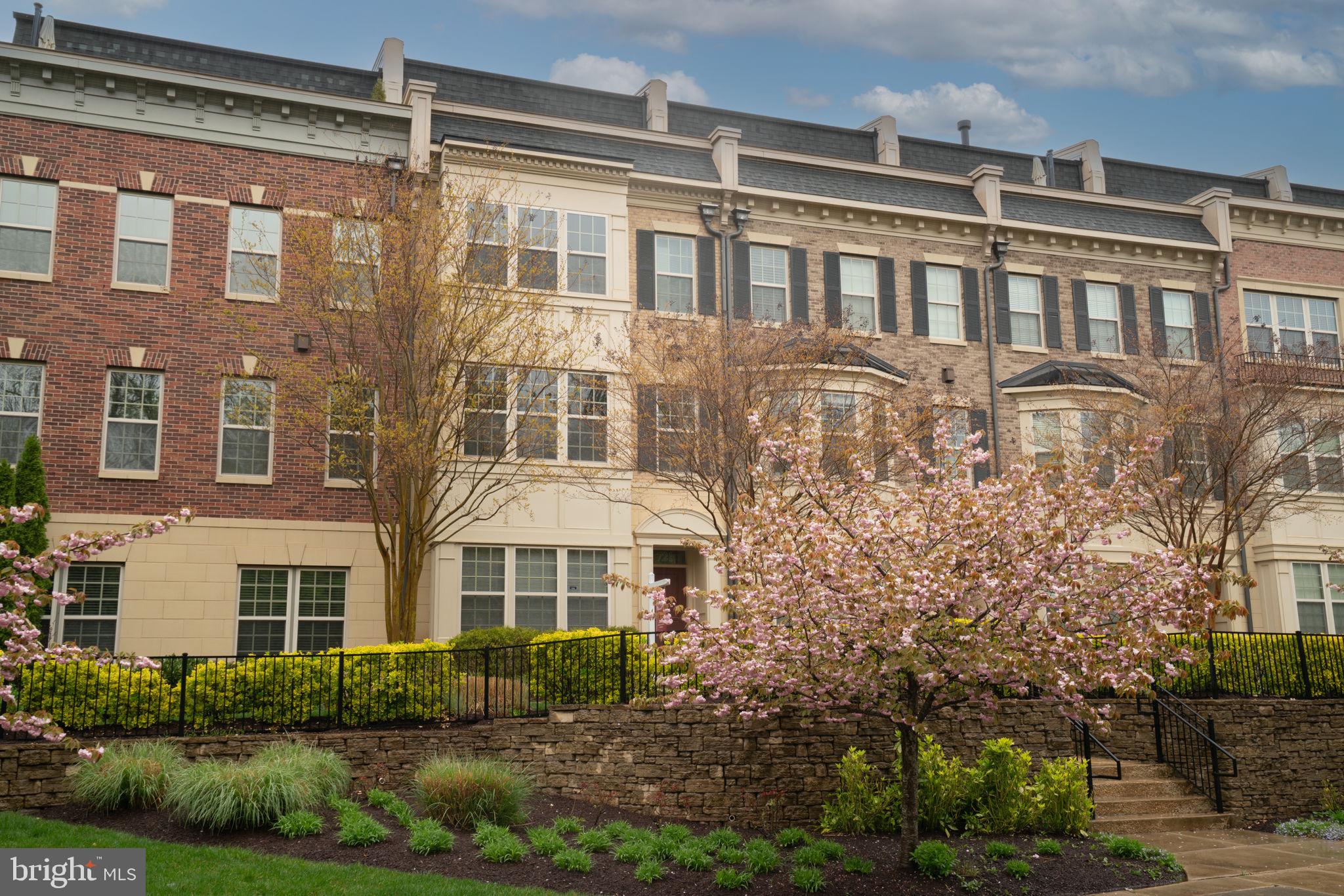 POTOMAC OVERLOOK AT NATIONAL HARBOR - Residential Lease