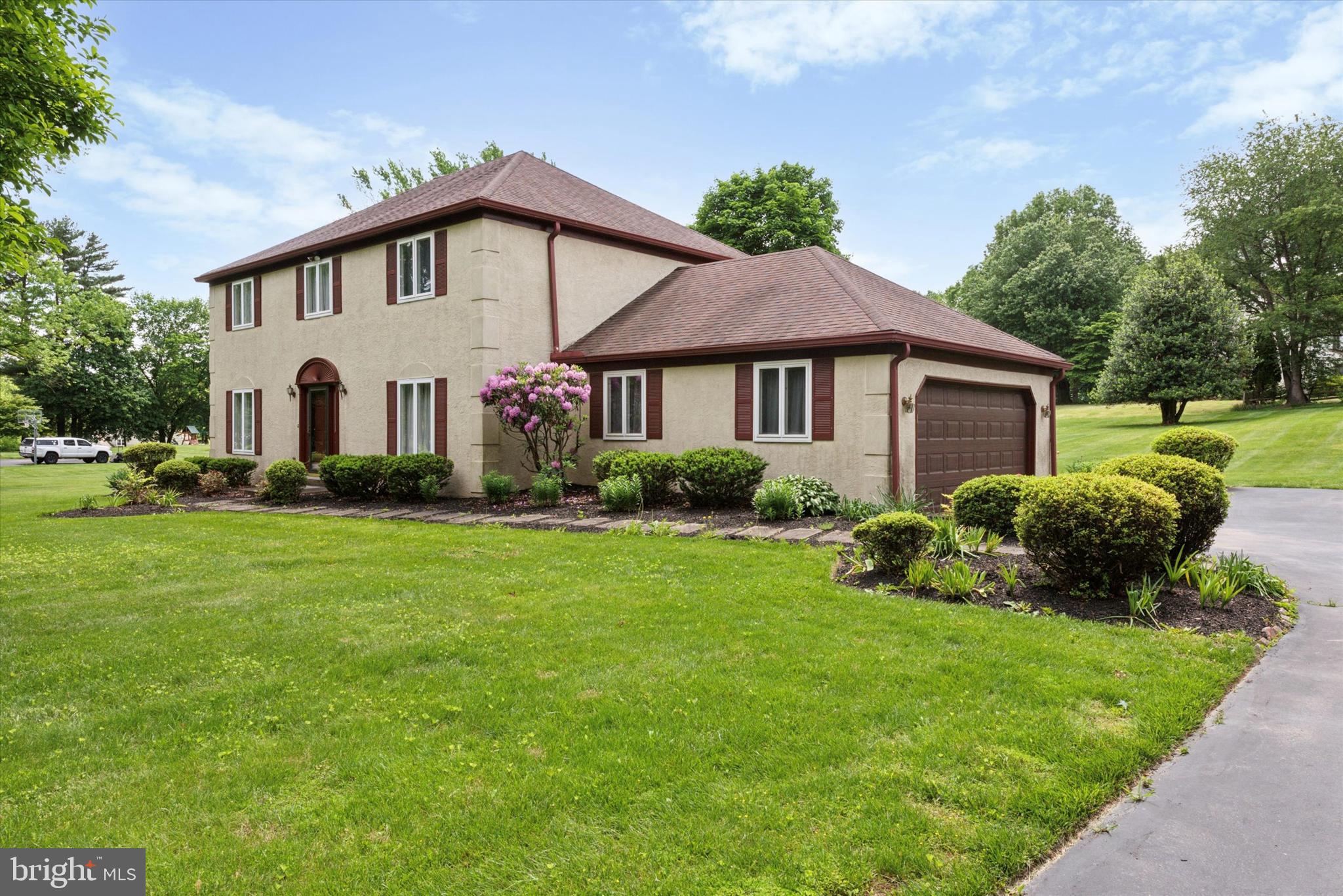 1058 STABLE LANE