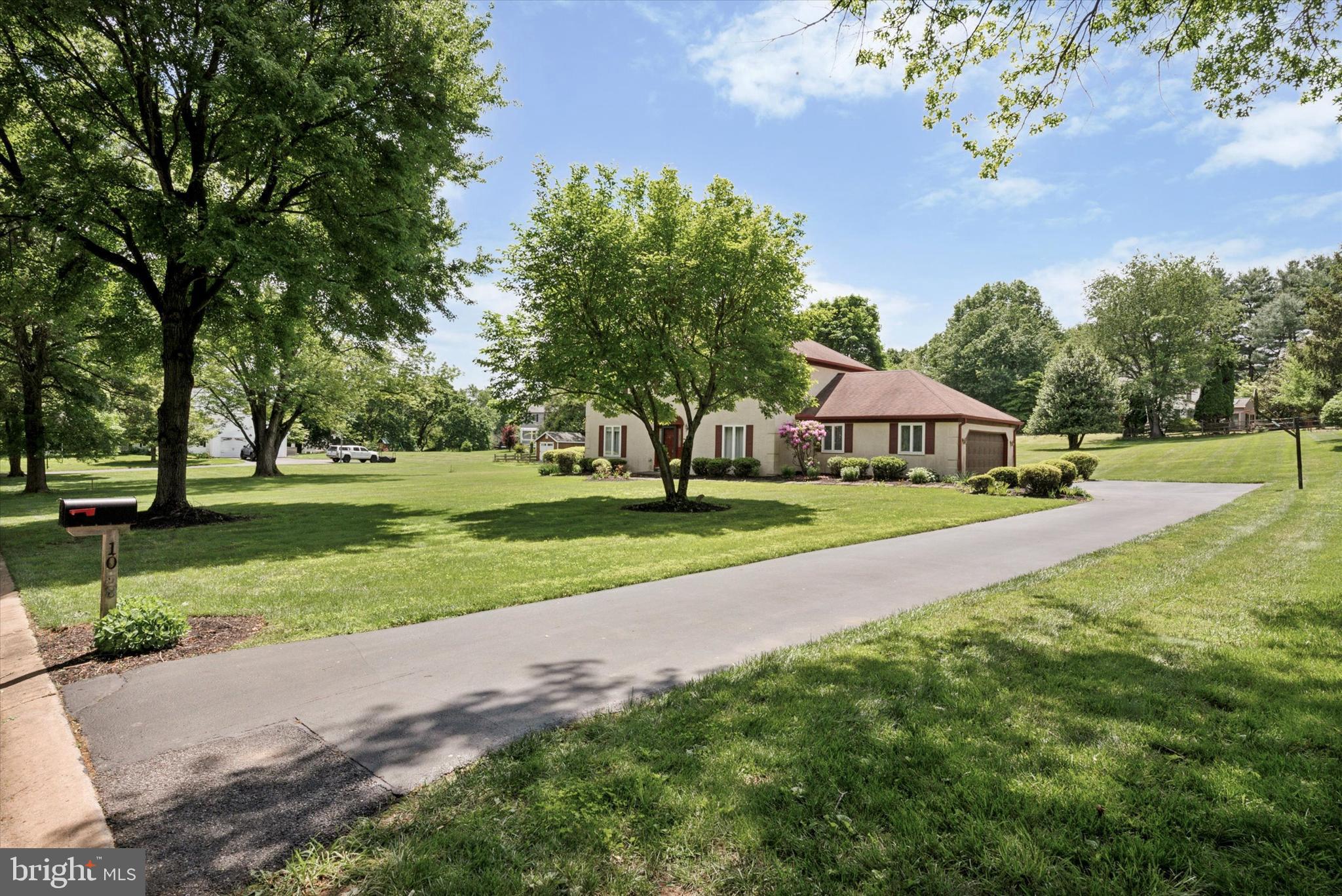1058 STABLE LANE