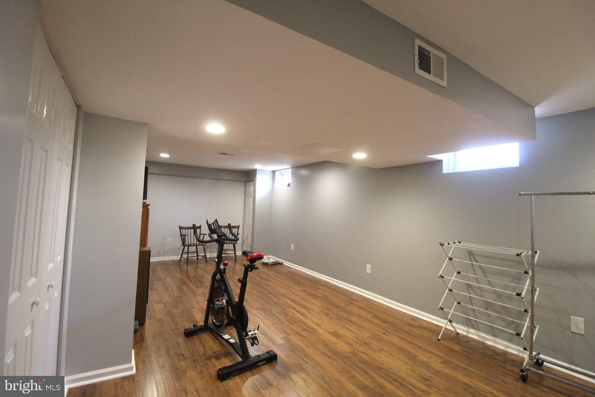 BRADFORD WOODS - Residential