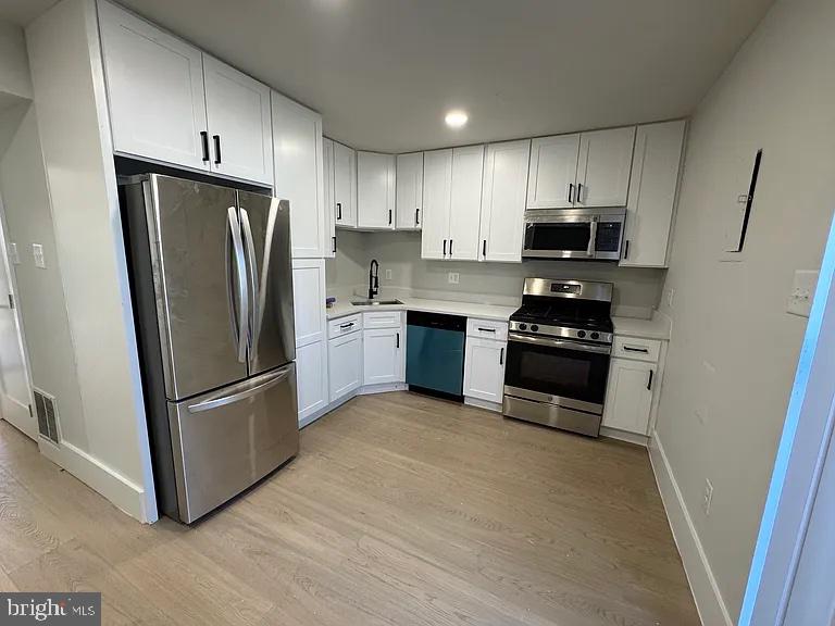 REFLECTION LAKE - Residential Lease