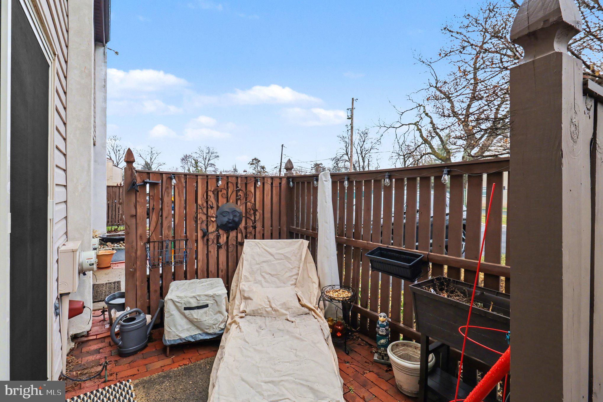 HUNTERS RUN - Residential