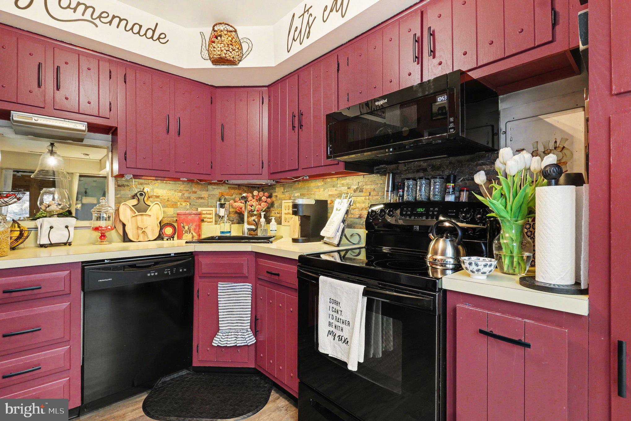 HUNTERS RUN - Residential