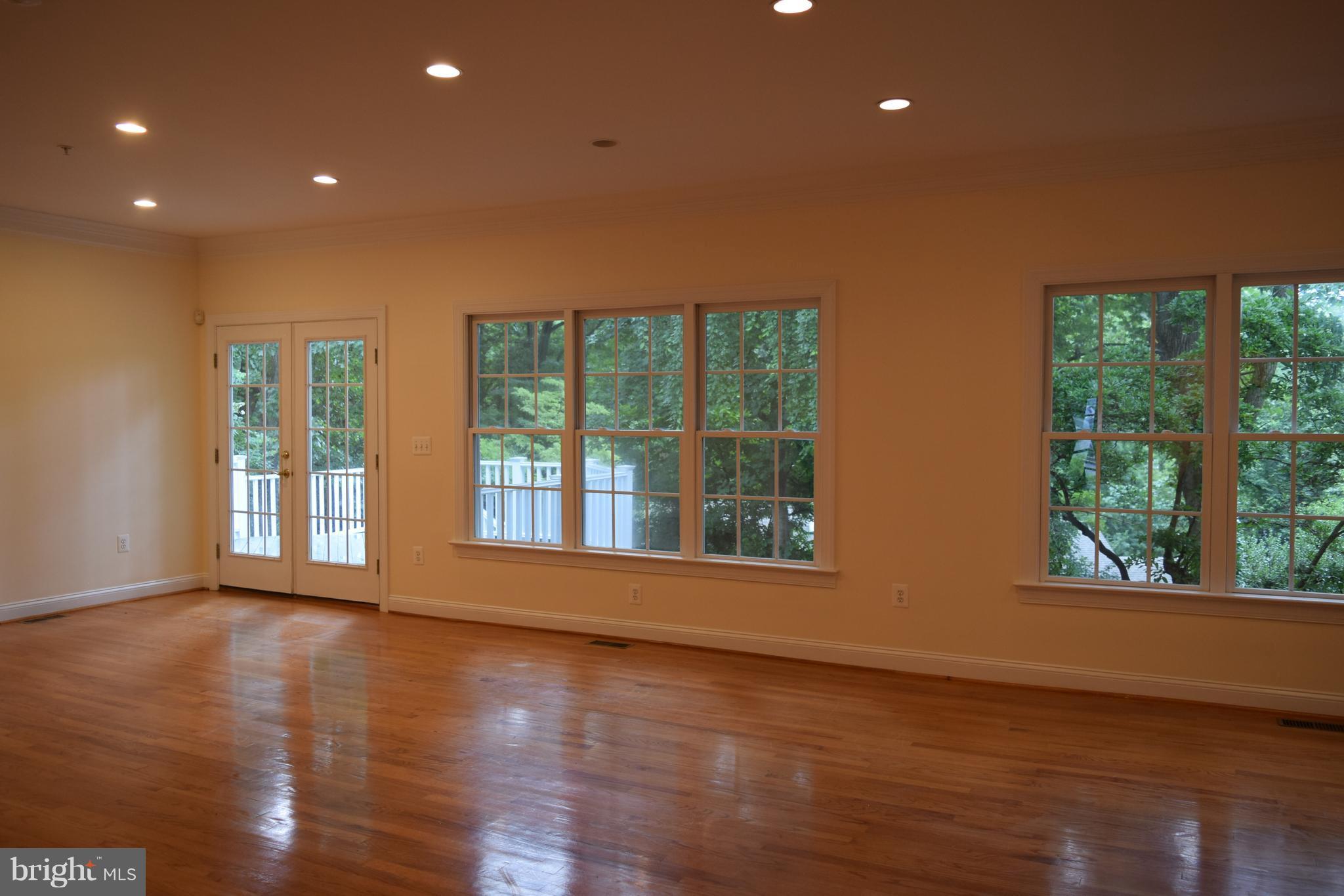 ROLLINGWOOD - Residential