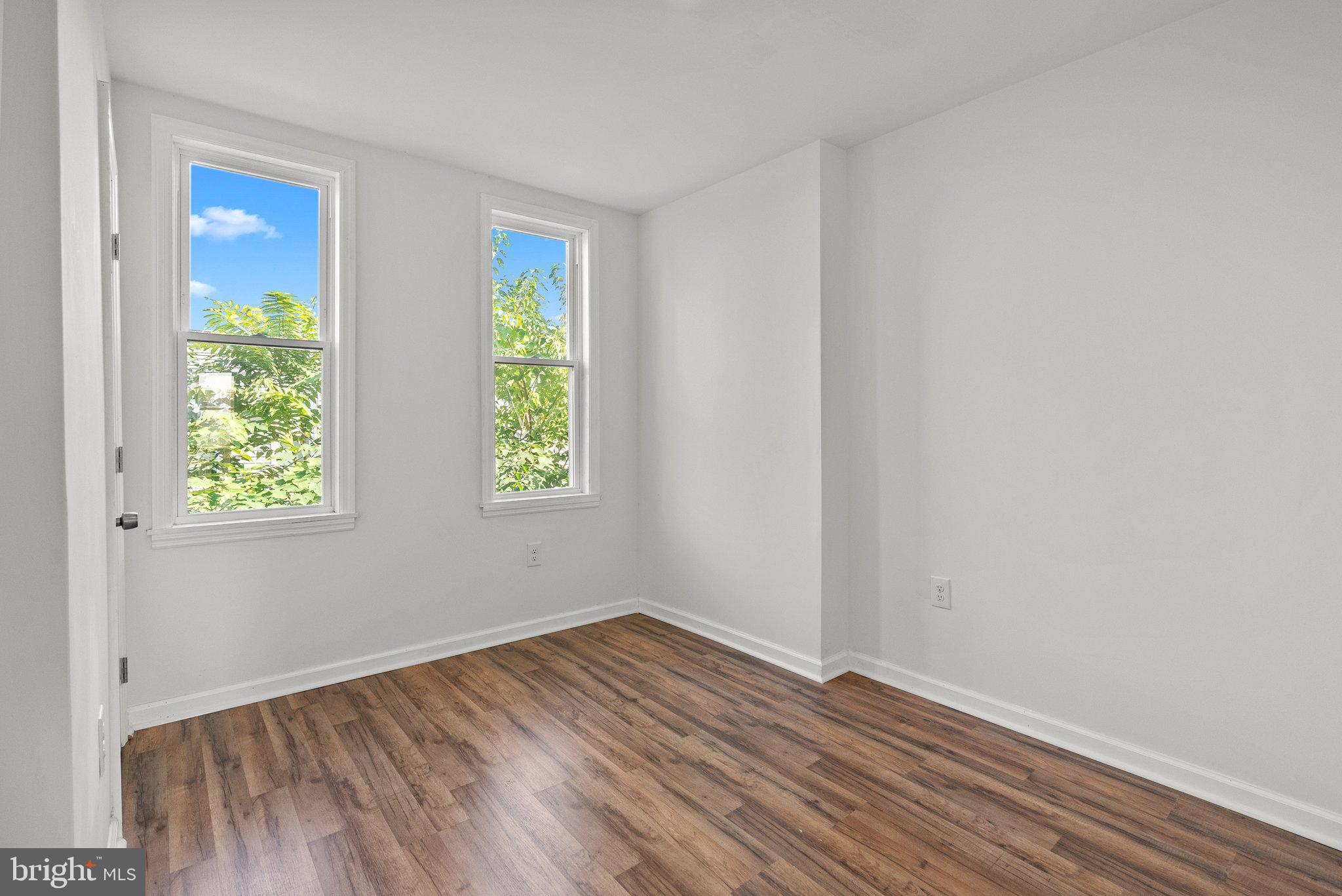 POINT BREEZE - Residential