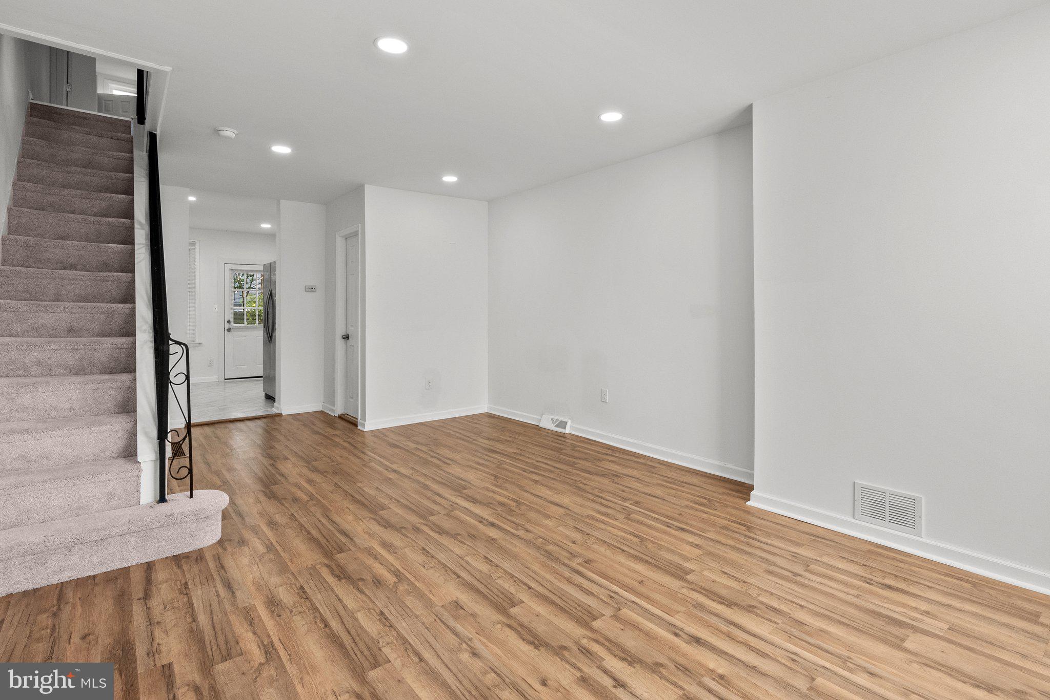 POINT BREEZE - Residential