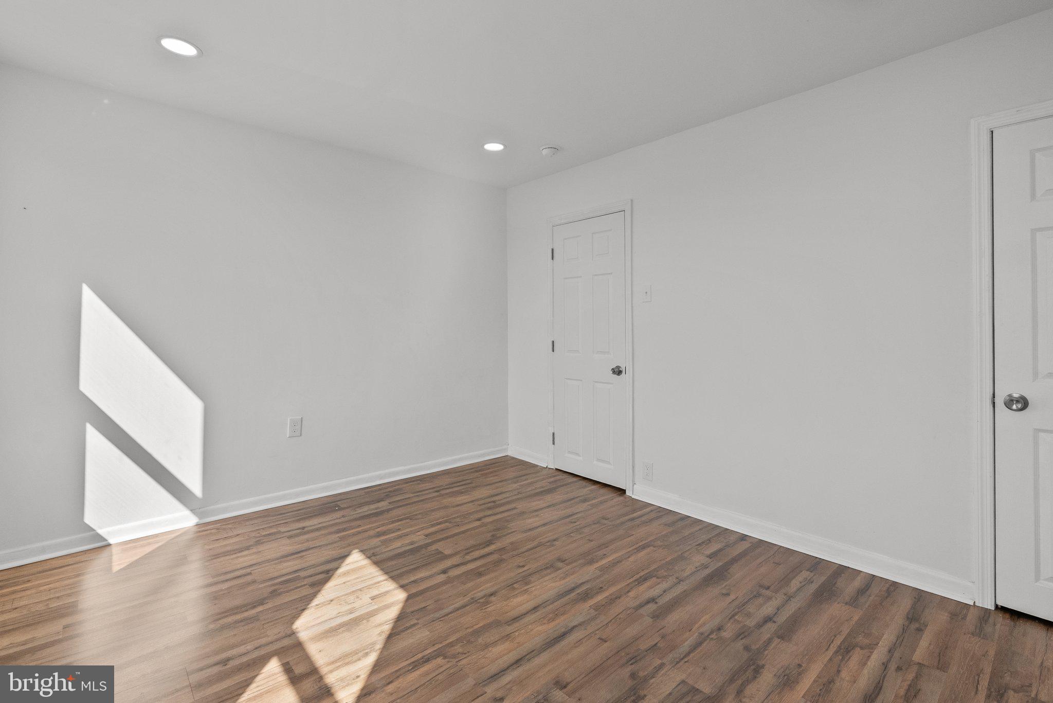 POINT BREEZE - Residential