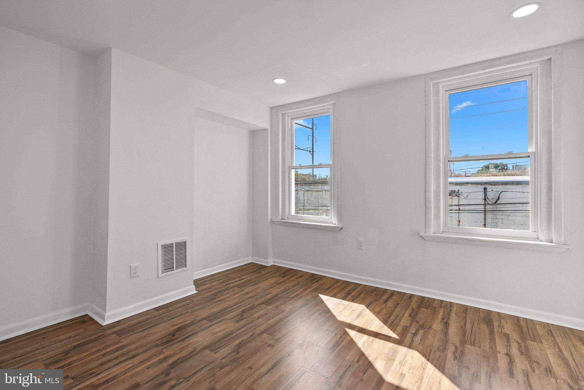 POINT BREEZE - Residential