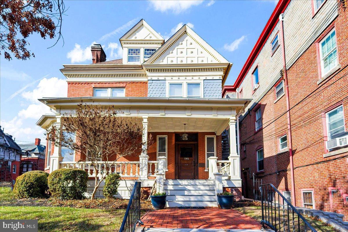 1301 N FRANKLIN STREET UNIT 5