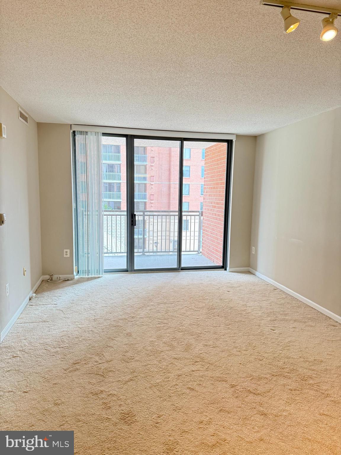 GALLERY AT WHITE FLINT - Residential Lease