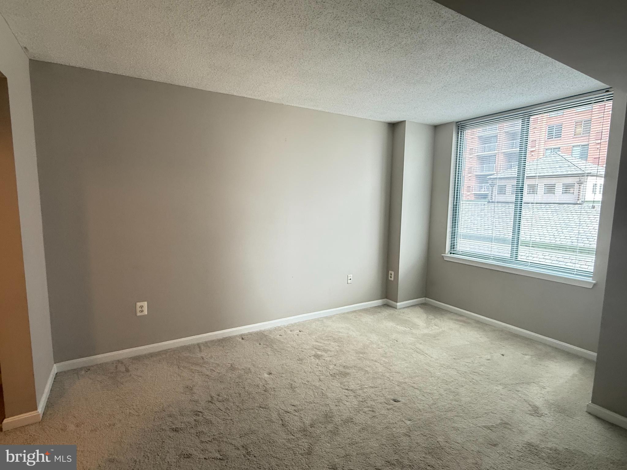 GALLERY AT WHITE FLINT - Residential Lease