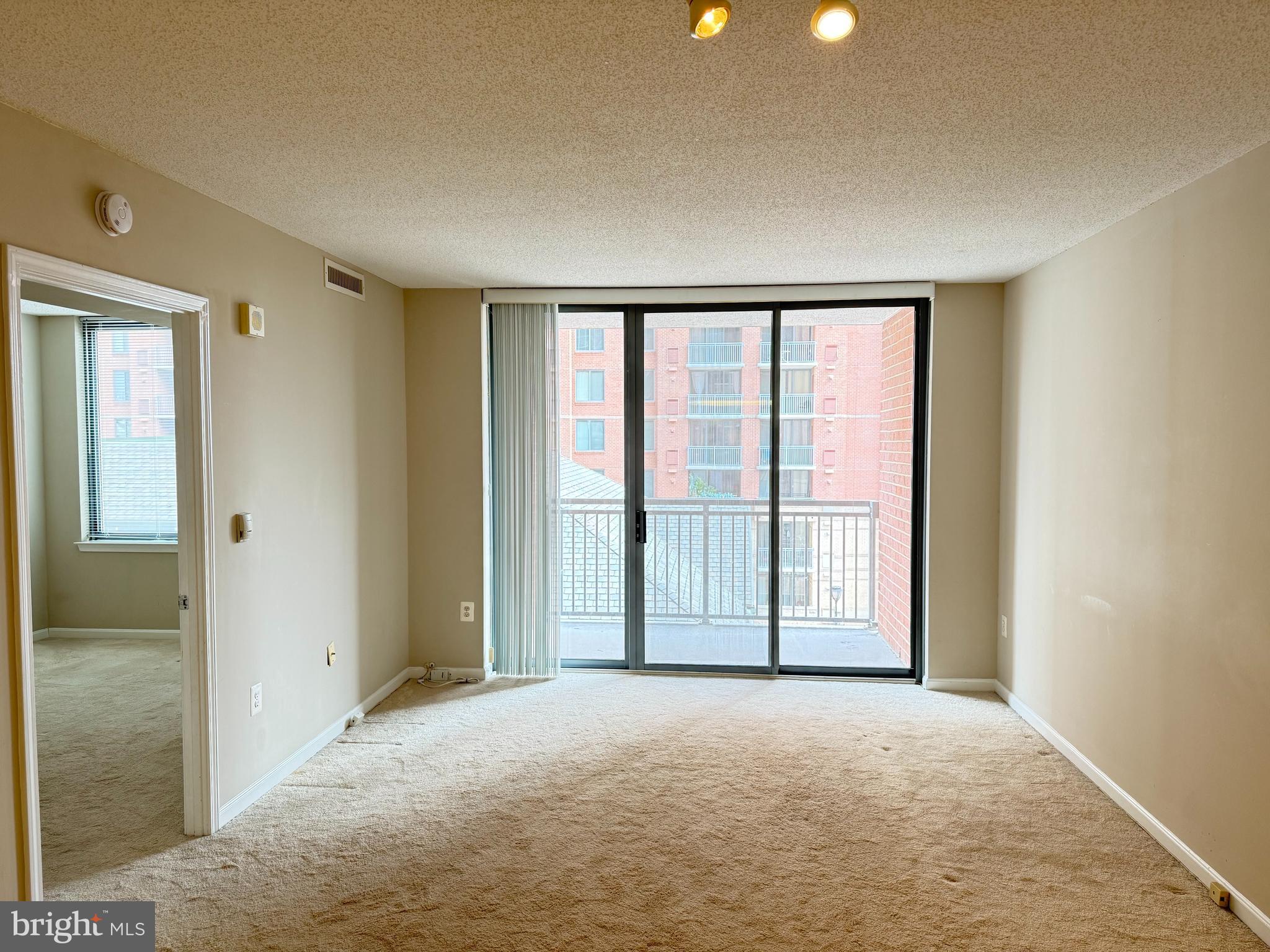 GALLERY AT WHITE FLINT - Residential Lease