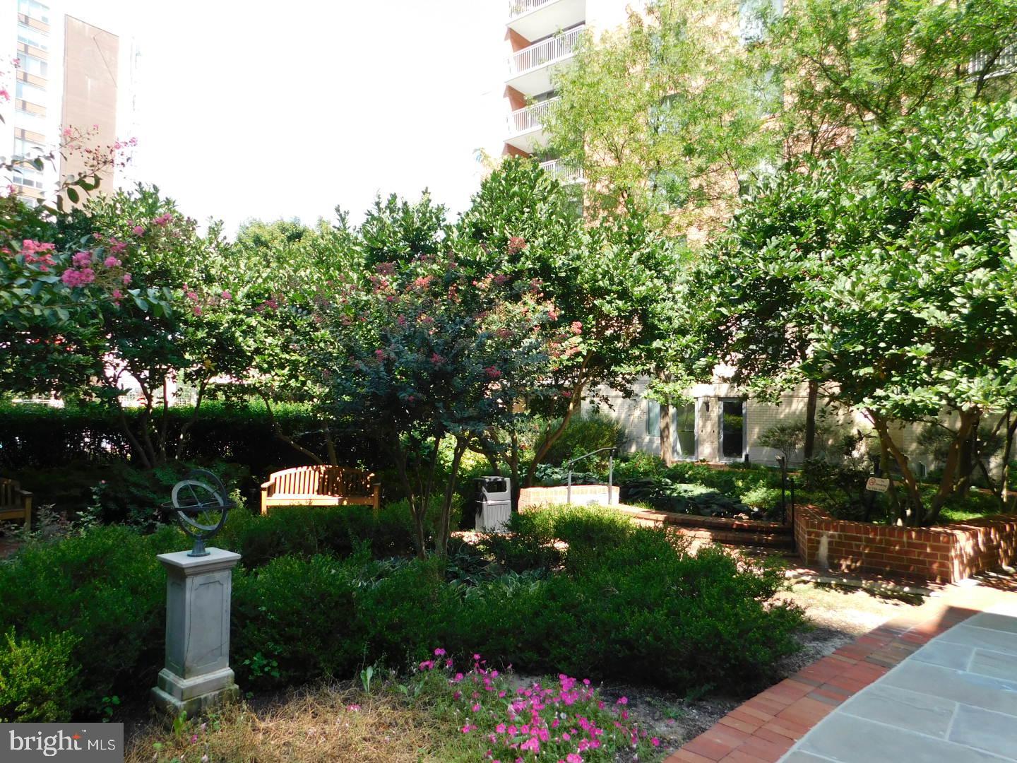 GALLERY AT WHITE FLINT - Residential Lease