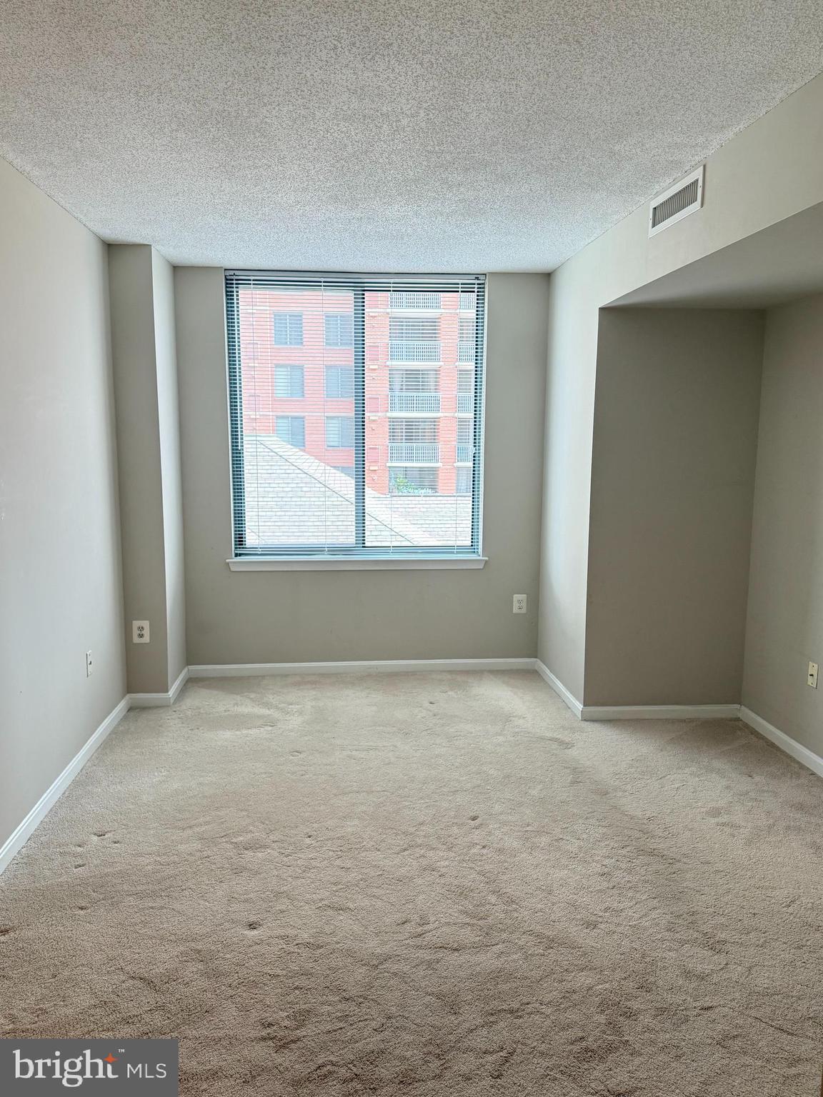 GALLERY AT WHITE FLINT - Residential Lease