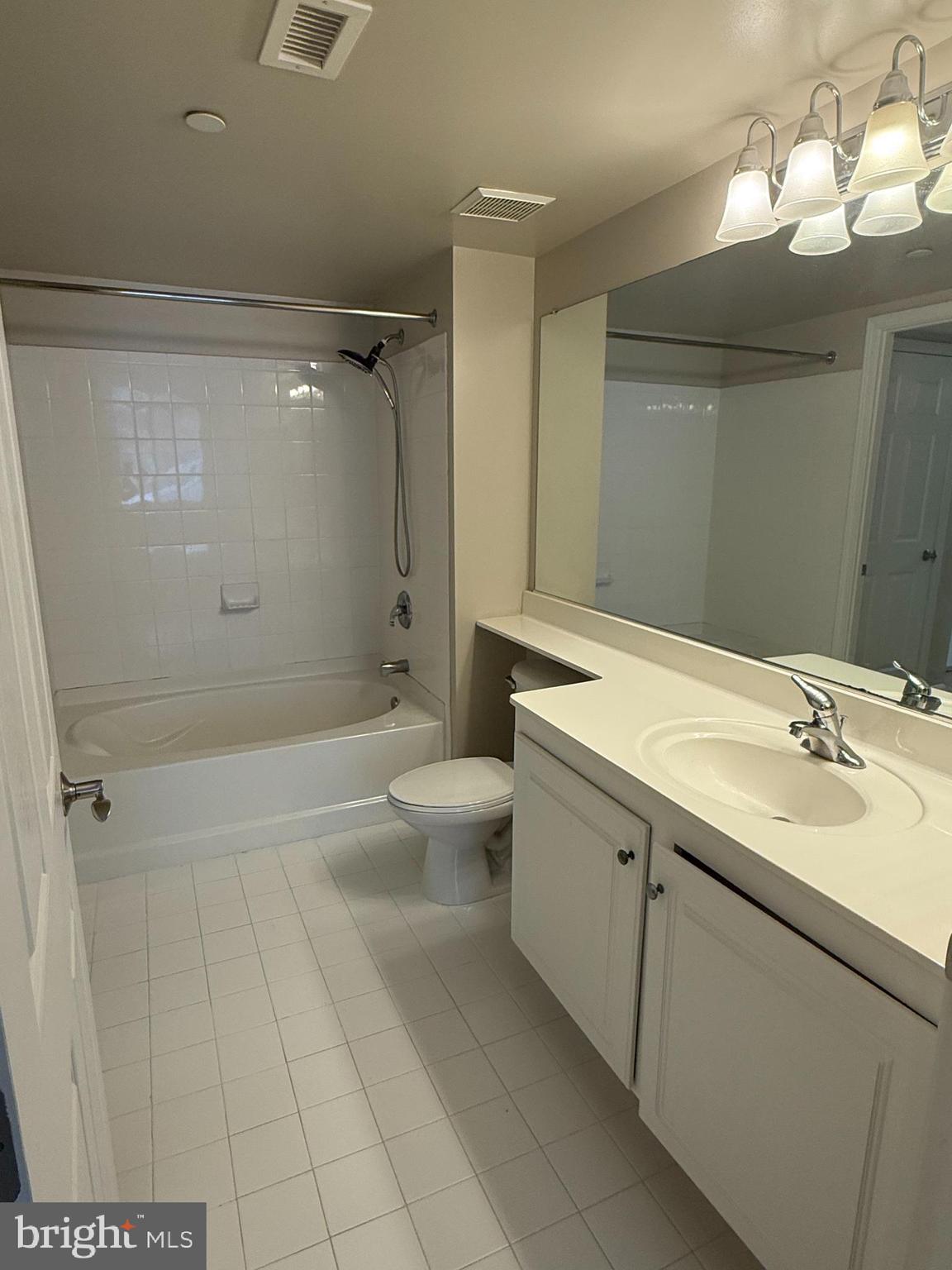 GALLERY AT WHITE FLINT - Residential Lease