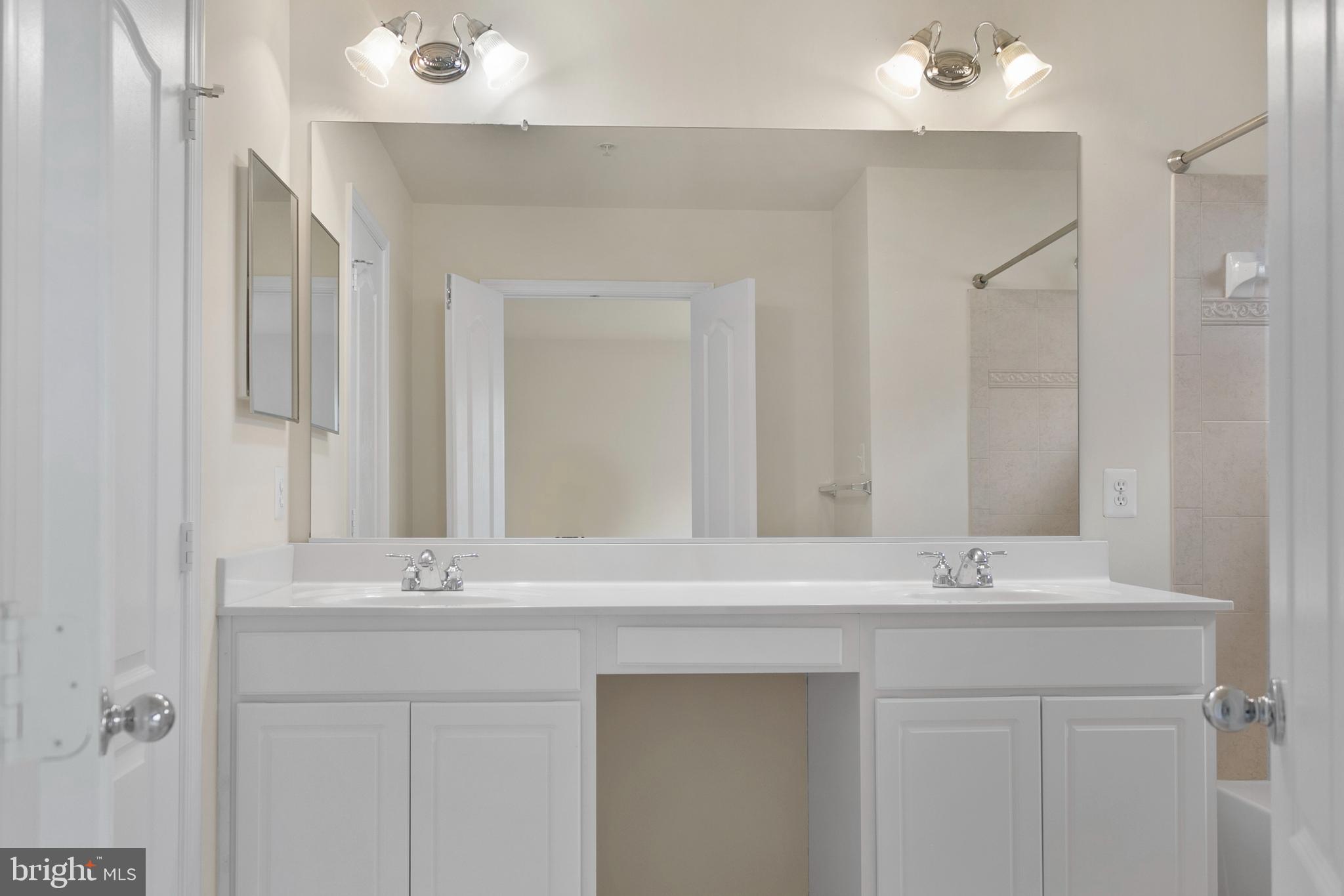 RIVER WATCH - Residential Lease