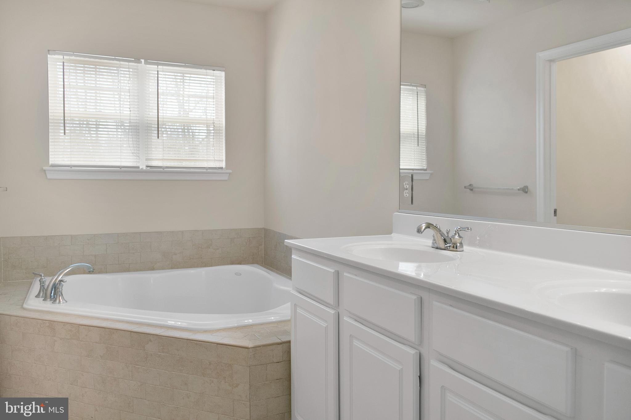 RIVER WATCH - Residential Lease