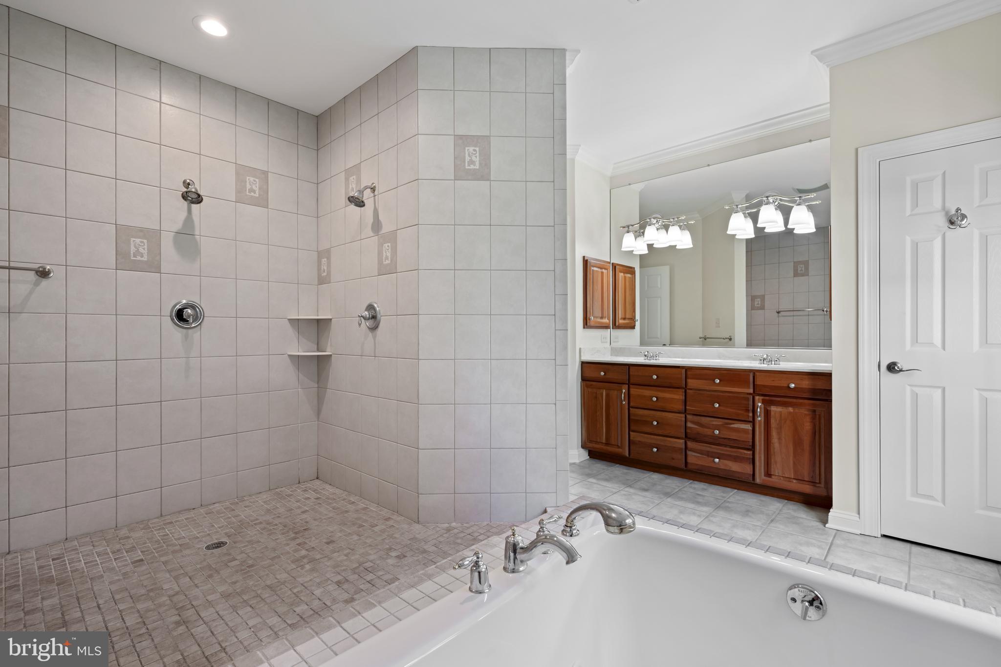 WAGAMONS WEST SHORES - Residential