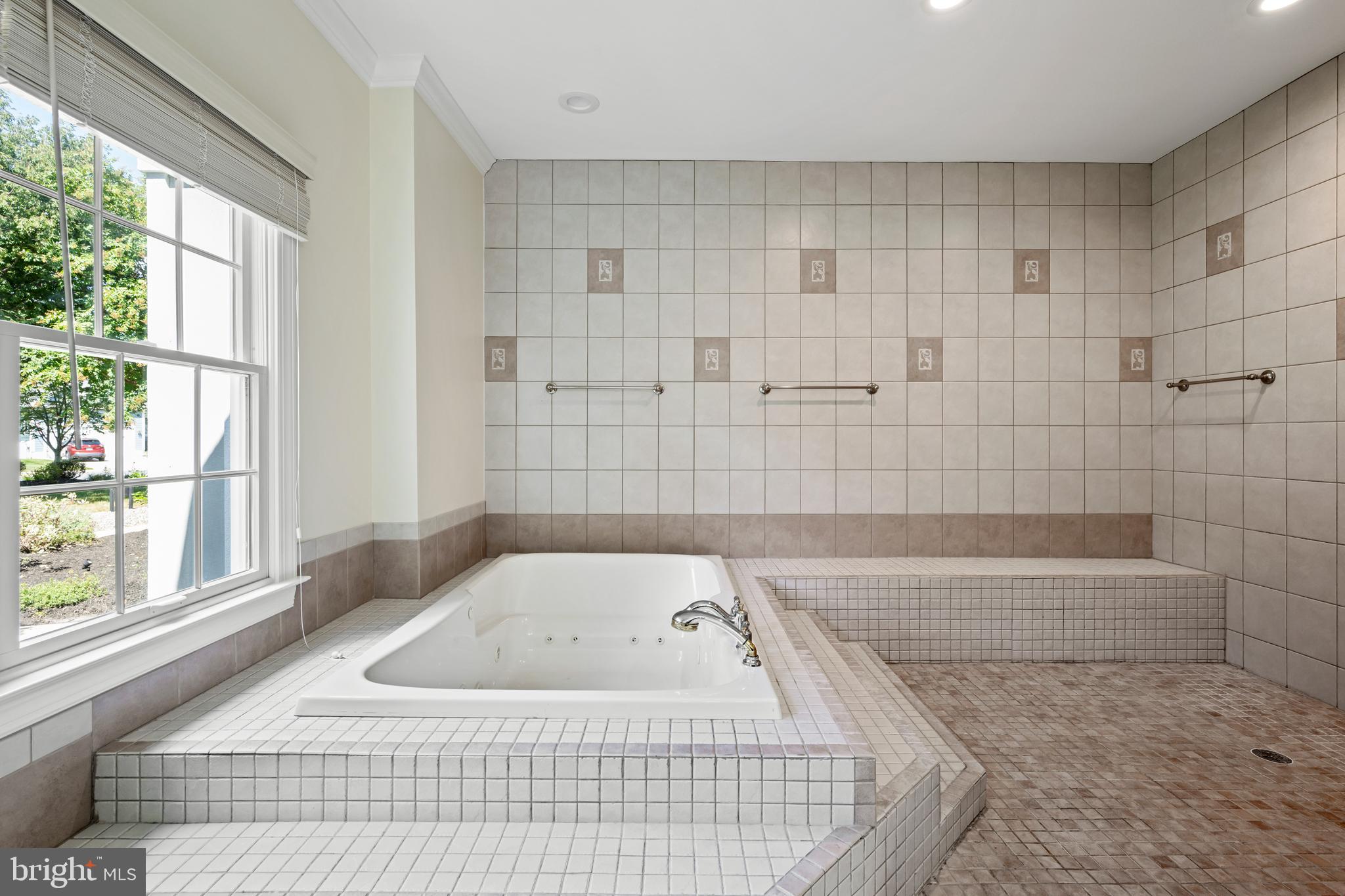 WAGAMONS WEST SHORES - Residential