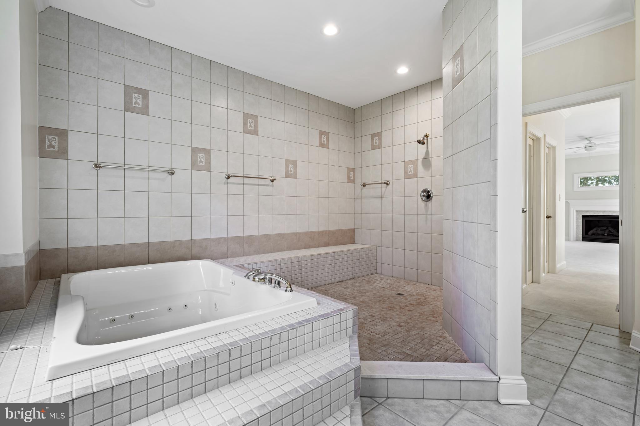 WAGAMONS WEST SHORES - Residential