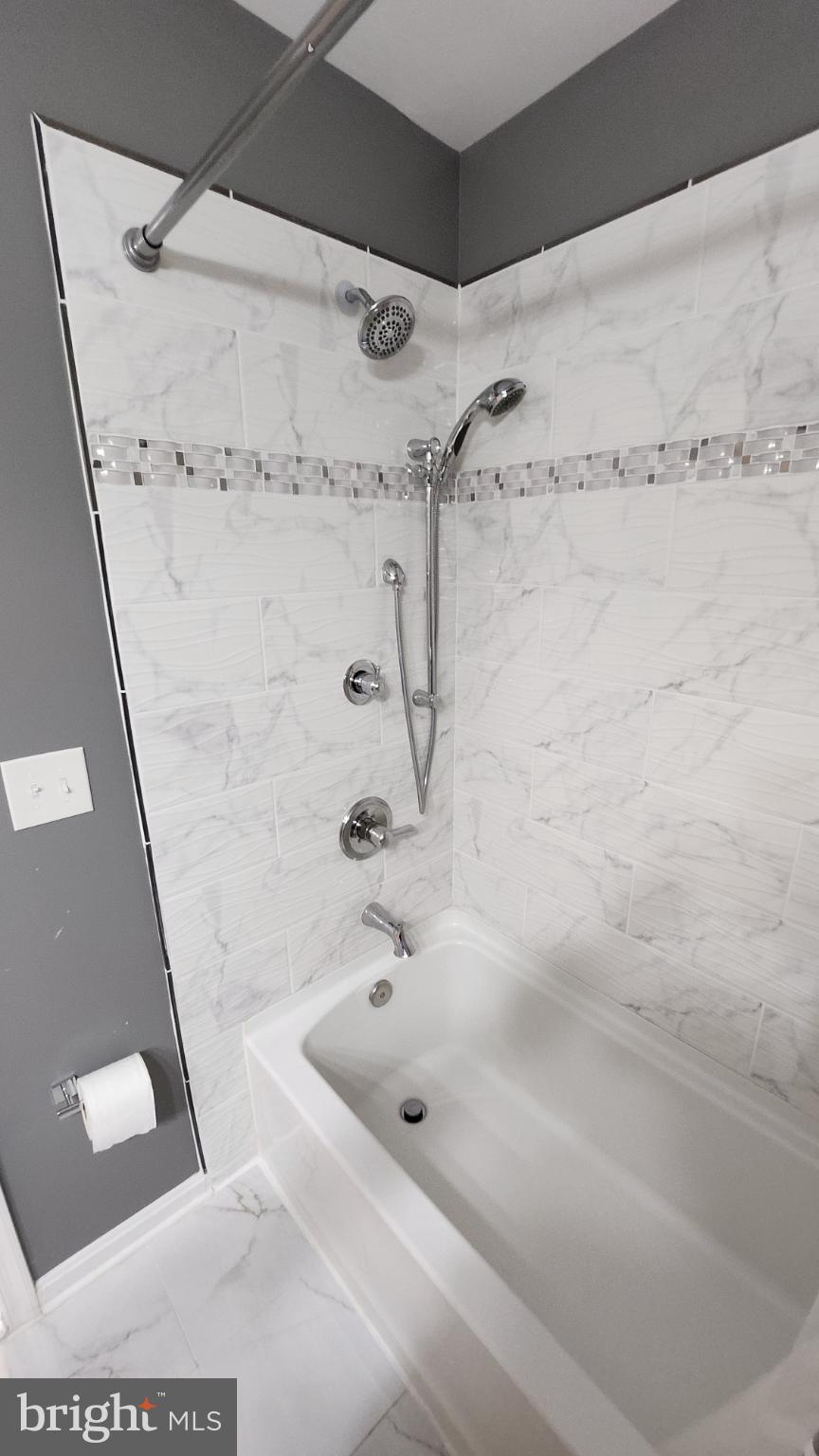 ASHBURN VILLAGE - Residential Lease