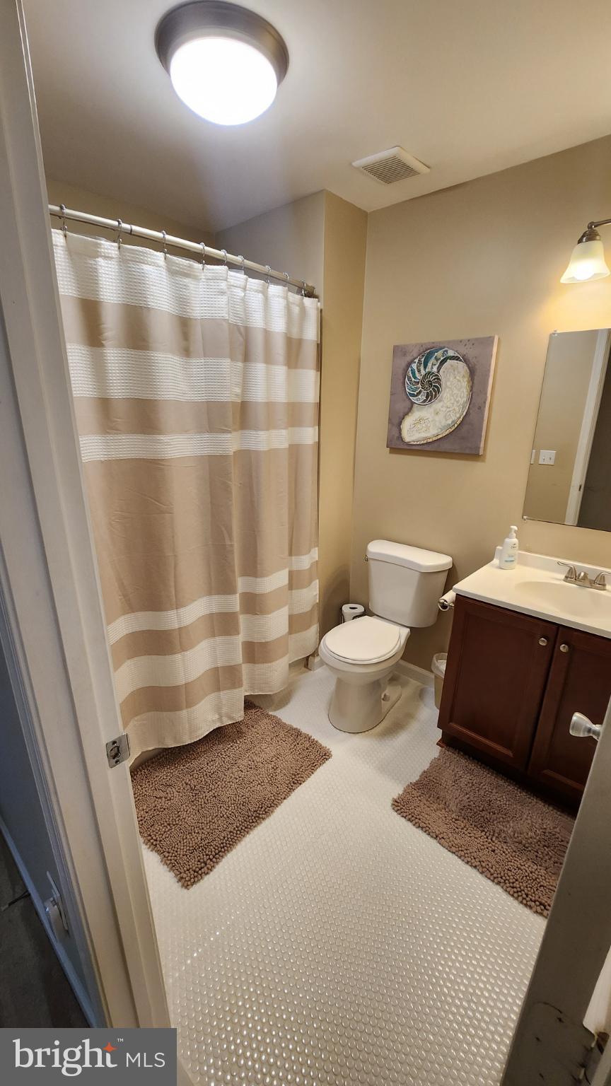 ASHBURN VILLAGE - Residential Lease