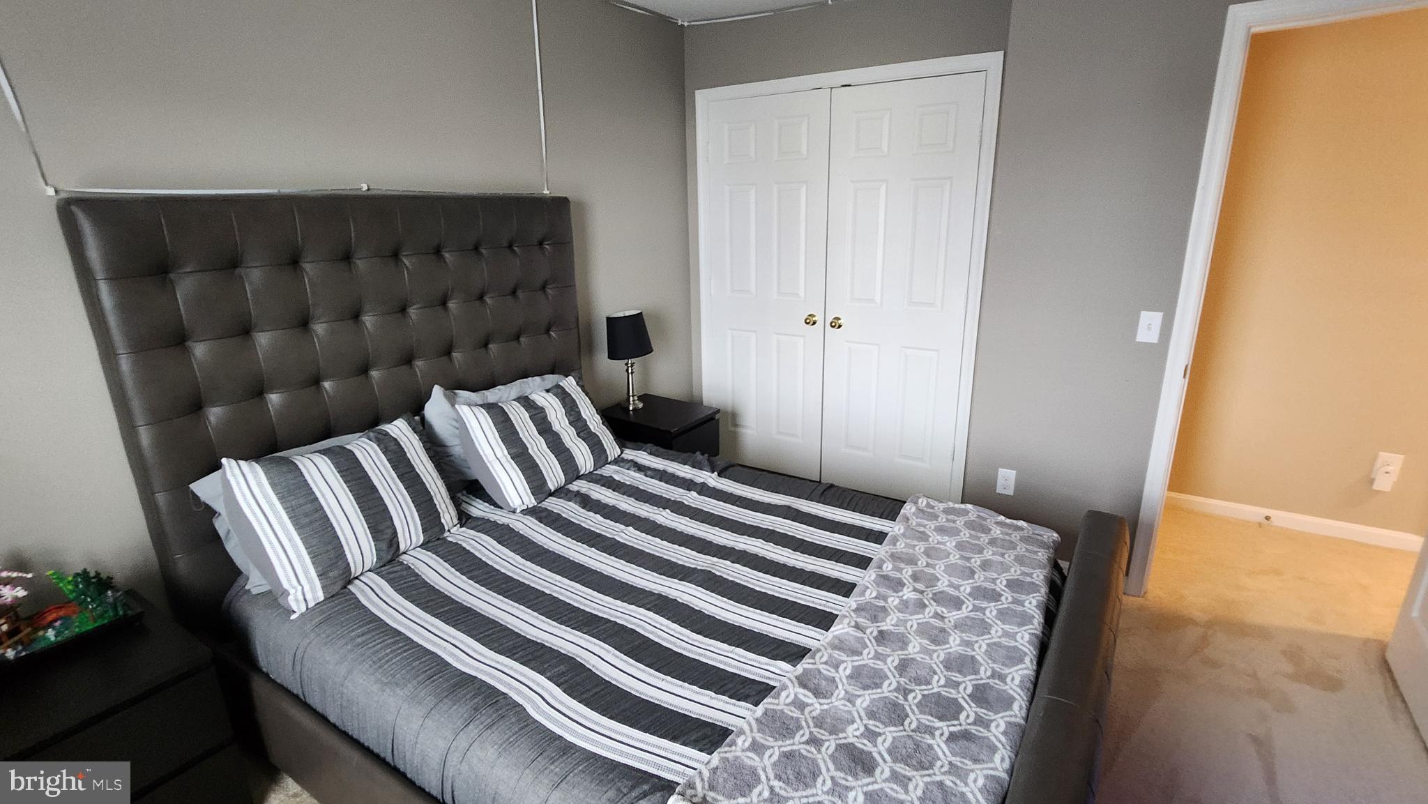 ASHBURN VILLAGE - Residential Lease