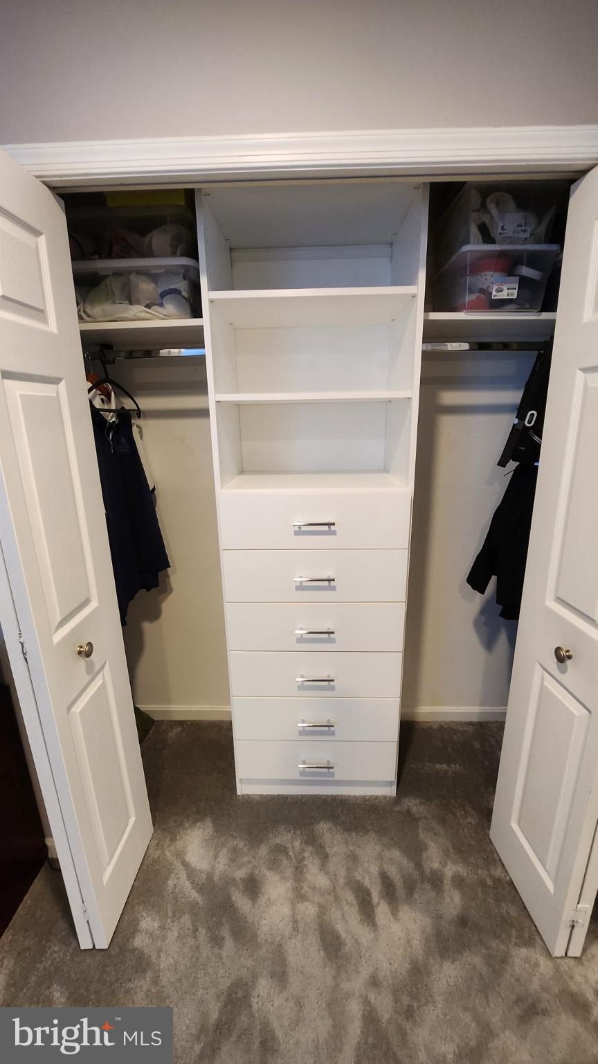 ASHBURN VILLAGE - Residential Lease