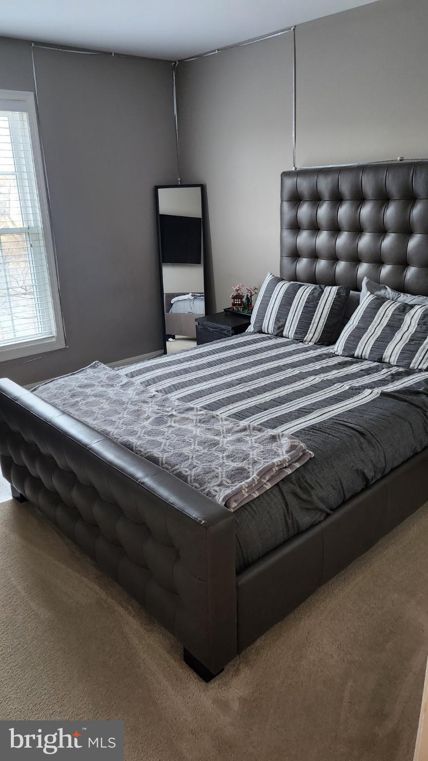 ASHBURN VILLAGE - Residential Lease