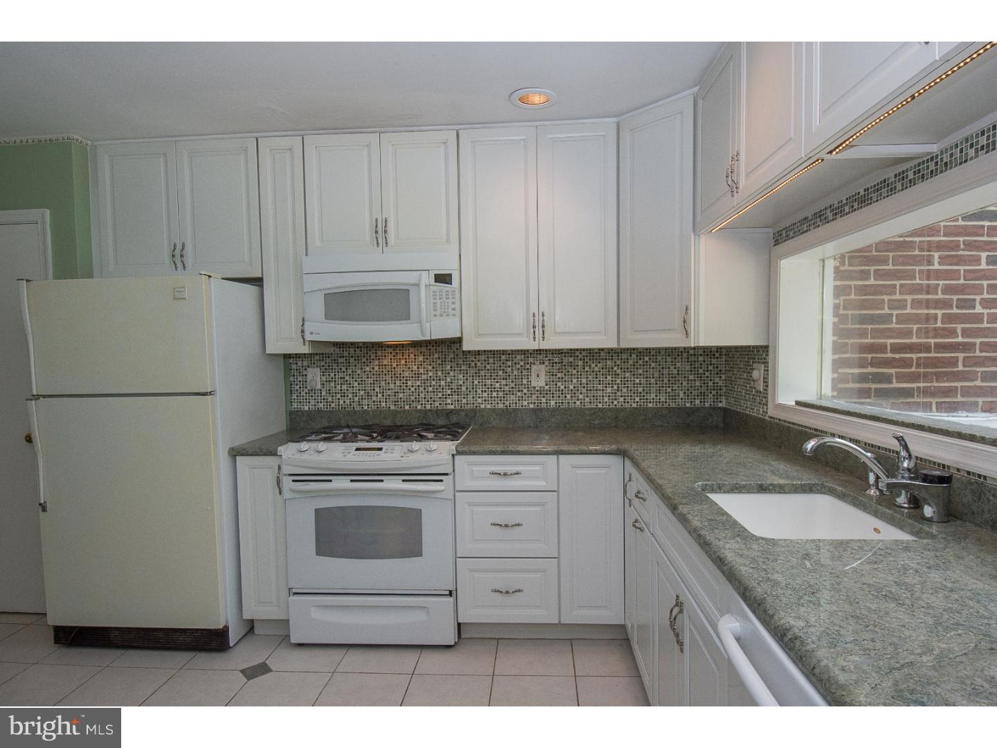 BRENTWOOD MANOR - Residential