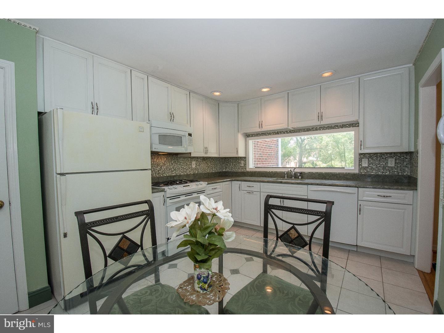 BRENTWOOD MANOR - Residential