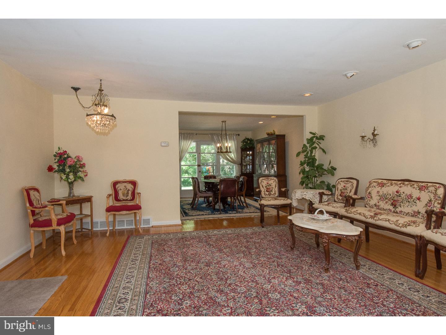 BRENTWOOD MANOR - Residential