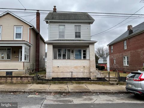 Homes For Sale - 118 E Green Street<br/> WEST HAZLETON, PA 18202