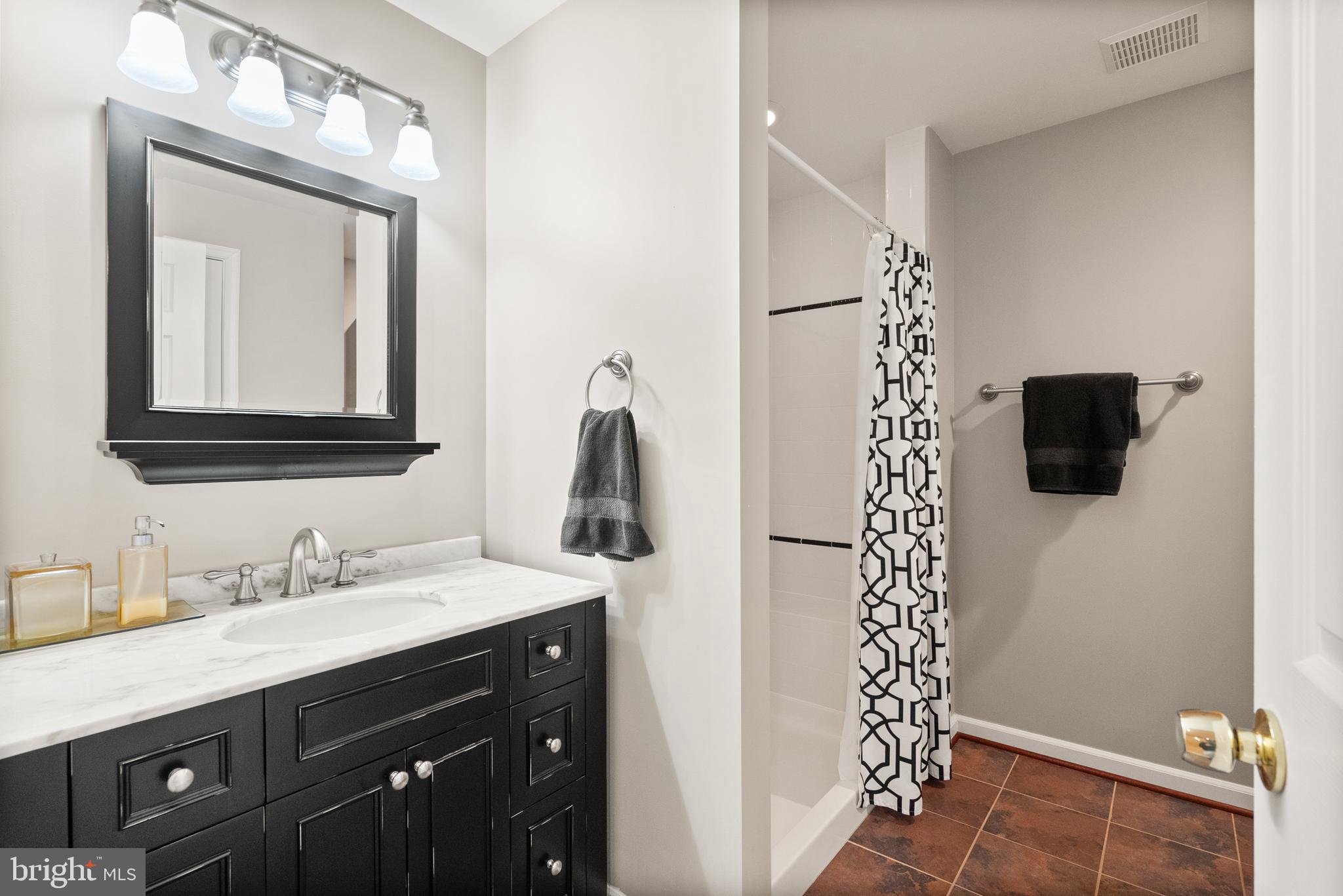 STRATFORD - Residential